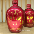 Liquor shaox dikemas dalam warna merah dan emas